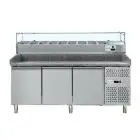 PIZZAKÜHLTISCH AUS EDELSTAHL - MIT KÜHLAUFSATZ - FÜR PIZZABEHÄLTER 60 x 40 cm - UMLUFTKÜHLUNG - Mod DB3600TN38 - 3 KÜHLTÜREN - TEMPERATUR: -2°/+8°C - Abmessungen in cm (B x T x H): 202,5 x 80 x 145,5