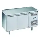 KÜHLTISCH AUS EDELSTAHL AISI 201 - KONDITOREIWAREN - UMLUFTKÜHLUNG - Mod. G-PA2100TN-FC - 2 TÜREN - Bruttokapazität: 390 Liter - TEMPERATUR: -2°/+8°C - Abmessungen in cm. (B x T x H): 151 x 80 x 85 - EG-Norm