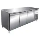 KÜHLTISCH AUS EDELSTAHL AISI 304 - UMLUFTKÜHLUNG - Mod. G-GN3100TN - GASTRONORM 1/1 (53 x 32,5 cm) - 3 TÜREN - Bruttokapazität: 417 Liter - TEMPERATUR: -2°/+8°C - Abmessungen in cm. (B x T x H): 179,5 x 70 x 86 - EG-Norm