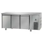 KÜHLTISCH AUS EDELSTAHL AISI 304 - UMLUFTKÜHLUNG - Mod.UG03MBT - GASTRONORM 1/1 - 3 TÜREN - TEMPERATUR -18°/-22°C - Abmessungen in cm (B x T x H): 187 x 71,5 x 85/92 -CE-Kennzeichnung