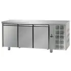 KÜHLTISCH AUS EDELSTAHL AISI 304- UMLUFTKÜHLUNG - Mod. UG03MGN - GASTRONORM 1/1 - 3 TÜREN - TEMPERATUR 0°/+10°C - Abmessungen in cm (B x T x H): 187 x 70 x 85/92 -CE-Kennzeichnung