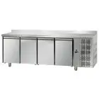 KÜHLTISCH MIT AUFKANTUNG AUS EDELSTAHL AISI 304 - UMLUFTKÜHLUNG - Mod. UG04MGNAL - GASTRONORM 1/1 - 4 TÜREN - NORMALE TEMPERATUR 0°/+10°C - Abmessungen in cm (B x T x H): 232 x 70 x 95/102 -CE-Kennzeichnung