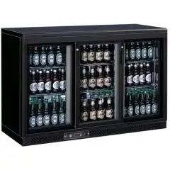 KÜHLVITRINE AUS LACKIERTEM BLECH UND ALUMINIUM - FÜR GETRÄNKE - Mod. G-BC3PS - UMLUFTKÜHLUNG - KAPAZITÄT: 335 LITER - 3 SCHIEBETÜREN AUS GLAS - TEMPERATUR: +2°/+8°C - Abmessungen in cm (B x T x H): 135 X 53,5 X 92 - EG-NORM