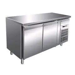 KÜHLTISCH AUS EDELSTAHL AISI 304 - UMLUFTKÜHLUNG - Mod. G-GN2100BT - GASTRONORM 1/1 (53 x 32,5 cm) - 2 TÜREN - Bruttokapazität: 282 Liter - TEMPERATUR: -18º/-22ºC - Abmessungen in cm. (B x T x H): 136 x 70 x 86 - EG-Norm