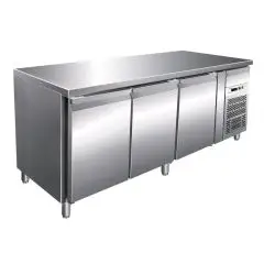 KÜHLTISCH AUS EDELSTAHL AISI 304 - FÜR SNACKS - UMLUFTKÜHLUNG - Mod. G-SNACK3100TN - 3 TÜREN - Bruttokapazität: 339 Liter - TEMPERATUR: -2°/+8°C - Abmessungen in cm. (B x T x H): 179,5 x 60 x 86 - EG-Norm