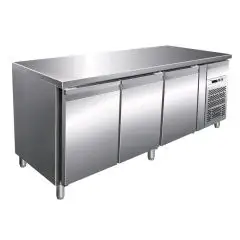 KÜHLTISCH AUS EDELSTAHL AISI 304 - KONDITOREIWAREN - UMLUFTKÜHLUNG - Mod. G-PA3100TN - 3 TÜREN - Bruttokapazität: 580 Liter - TEMPERATUR: +2°/+8°C - Abmessungen in cm. (B x T x H): 202 x 80 x 86 - EG-Norm