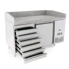 PIZZAKÜHLTISCH AUS EDELSTAHL - Mod. FQG4511 - passend für Pizzateigbehälter 60x40 cm - Umluftkühlung - 1 Tür - 7 neutrale Schubladen (60x40 cm) - Temperaturbereich: 0°/+8°C - Produktmaße in cm (B x T x H): 151 x 80 x 100/160 - CE-Kennzeichnung