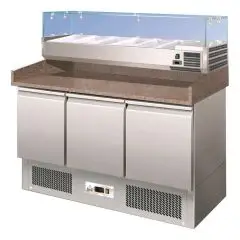 PIZZAKÜHLTISCH AUS EDELSTAHL AISI 304 - GASTRONORM 1/1 (cm 53 x 32,5) - STATISCHE KÜHLUNG - Mod. G-S903PZ33 - MIT KÜHLAUFSATZ - 3 KÜHLTÜREN - TEMPERATUR: +2°/+8°C - Abmessungen in cm (B x T x H): 140 x 70 x 146,5 - EG-NORM