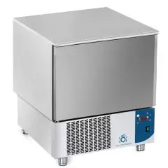 SCHOCKFROSTER - Mod. AB05A - Luftkühlung - Kapazität Backbleche: 5 x GN 1/1 (cm 53x32,5) oder 5 cm 60x40 - Schnellkühlleistung: +65° +3° (20 kg) - Schnellfrostleistung: +65° -18° (12 kg) - Außenmaße in cm (B x T x H): 75 x 75x 89/91