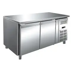 Tiefkühltisch - Edelstahl AISI 304 - Umluftkühlung - Mod. ECZ2100BT - Gastronorm 1/1 (53 x 32,5 cm) - 2 Türen - Nutzvolumen: 314 Liter - Temperaturberereich: -10°/-20°C - Produktmaße (B x T x H): 136 x 70 x 86 - CE-Kennzeichnung