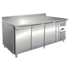 Tiefkühltisch mit Aufkantung - Edelstahl AISI 304 - Umluftkühlung - Mod. ECZ3200BT - Gastronorm 1/1 (53 x 32,5 cm) - 3 Türen - Nutzvolumen: 465 Liter - Temperaturberereich: -10°/-20°C - Produktmaße (B x T x H): 179,5 x 70 x 96 - CE-Kennzeichnung