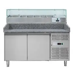 PIZZAKÜHLTISCH AUS EDELSTAHL - MIT KÜHLAUFSATZ - FÜR PIZZABEHÄLTER 60 x 40 cm - UMLUFTKÜHLUNG - Mod DB2600TN38 - 2 KÜHLTÜREN - TEMPERATUR: -2°/+8°C - Abmessungen in cm (B x T x H): 151 x 80 x 143,5