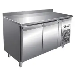 KÜHLTISCH MIT AUFKANTUNG AUS EDELSTAHL AISI 304 - UMLUFTKÜHLUNG - Mod. G-GN2200BT - GASTRONORM 1/1 (53 x 32,5 cm) - 2 TÜREN - Bruttokapazität: 282 Liter - TEMPERATUR: -18º/-22ºC - Abmessungen in cm. (B x T x H): 136 x 70 x 96 - EG-Norm