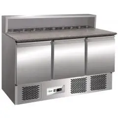 Saladette und pizzakühltisch aus edelstahl AISI 304 - Mod G-PS903 - Gastronorm 1/1 (53 x 32,5 cm) - Statische kühlung - 3 kühltüren - Temperatur: +2°/+8°C - Produktmaße (BxTxH) cm 136,5 x 70 x 110