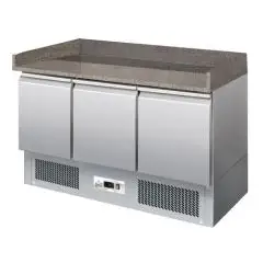 PIZZAKÜHLTISCH AUS EDELSTAHL AISI 304 - GASTRONORM 1/1 (53x32,5 cm) - STATISCHE KÜHLUNG - Mod. G-S903PZVRX - 3 KÜHLTÜREN - TEMPERATUR: +2°/+8°C - ABMESSUNGEN IN cm (B x T x H): 140 x 70 x 102 - EG-Norm