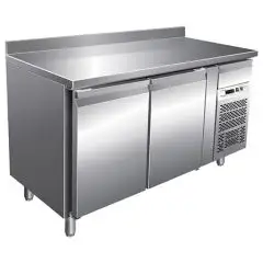 KÜHLTISCH MIT AUFKANTUNG AUS EDELSTAHL AISI 304 - FÜR SNACKS - UMLUFTKÜHLUNG - Mod. G-SNACK2200TN - 2 TÜREN - Bruttokapazität: 228 Liter - TEMPERATUR: -2°/+8°C - Abmessungen in cm. (B x T x H): 136 x 60 x 96 - EG-Norm