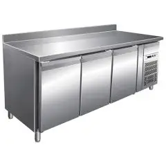 KÜHLTISCH MIT AUFKANTUNG AUS EDELSTAHL AISI 304 - FÜR SNACKS - UMLUFTKÜHLUNG - Mod. G-SNACK3200TN - 3 TÜREN - Bruttokapazität: 339 Liter - TEMPERATUR: -2°/+8°C - Abmessungen in cm. (B x T x H): 179,5 x 60 x 96 - EG-Norm