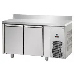 KÜHLTISCH MIT AUFKANTUNG AUS EDELSTAHL AISI 304 - UMLUFTKÜHLUNG - Mod. UG02MBTAL - GASTRONORM 1/1 -  2 TÜREN - TEMPERATUR -18°/-22°C - Abmessungen in cm (B x T x H): 142 x 71,5 x 95/102 -CE-Kennzeichnung