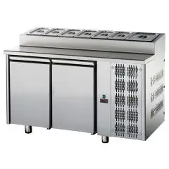 KÜHLTISCH AUS EDELSTAHL AISI 304 - Mod. TF02MIDGNSK - UMLUFTKÜHLUNG - GASTRONORM 1/1 - ARBEITSFLÄCHE FÜR SNACKZUBEREITUNG -  2 TÜREN - TEMPERATUR 0°/+10°C - Abmessungen in cm (B x T x H): 142 x 70 x 95/102 -CE-Kennzeichnung