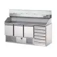 SALADETTE UND PIZZAKÜHLTISCH - Mod. SLV03C6 + VR4190VD - UMLUFTKÜHLUNG - GASTRONORM 1/1 (53x32,5 cm) - ARBEITSPLATTE UND AUFKANTUNG AUS GRANIT - 3 GEKÜHLTE TÜREN - 6 NEUTRALE SCHUBLADEN - KÜHLVITRINE  GN 1/4 (26,5x16,2 cm) - TEMPERATUR +4°/+6°C - Abmessun