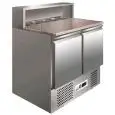 SALADETTE UND PIZZAKÜHLTISCH AUS EDELSTAHL AISI 304 - Mod. G-PS900 - STATISCHE KÜHLUNG - GASTRONORM 1/1 (53 x 32,5 cm) - 2 KÜHLTÜREN - TEMPERATUR: +2°/+8°C - Abmessungen in cm (B x T x H): 90 x 70 x 110 - EG-Norm