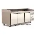PIZZAKÜHLTISCH AUS EDELSTAHL - Mod. FQG4596GR - passend für Pizzateigbehälter 60x40 cm - Umluftkühlung - 3 Türen - Temperaturbereich: 0°/+8°C - Produktmaße in cm (B x T x H): 201 x 80 x 100/160 - CE-Kennzeichnung
