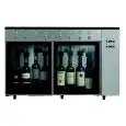 WEINAUSSCHANK AUTOMAT MIT GLAS UND STICKSTOFF - Mod VINO 8 - Plug & Play - Struktur aus Edelstahl AISI 304 - Kapazität: 8 Flaschen in einer Linie angeordnet, zwei Fächer mit jeweils 4 Flaschen - Stromversorgung 220/240V/1/50 Hz - Produktmaße (BxTxH) cm 10