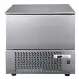 SCHOCKFROSTER - Mod AB5T - Luftkühlung - Kapazität Backbleche: 5 x GN 1/1 (cm 53x32,5) oder 5 cm 60x40 - Schnellkühlleistung: +70° +3° (20 kg) - Schnellfrostleistung: +70° -18° (15 kg ) - Außenmaße in cm (B x T x H): 75 x 74x 87