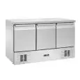 SALADETTE UND KÜHLTISCH - Mod AK963BTV - BELÜFTETE KÜHLUNG - GASTRONORM 1/1 (cm 53x32,5) - ARBEITSPLATTE AUS EDELSTAHL - 3 GEKÜHLTE TÜREN - TEMPERATUR -18°/-22°C - Abmessungen in cm (B x T x H): 138,6 x 70 x 85