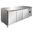 Kühltisch - Edelstahl AISI 304 - Umluftkühlung - Mod CXF3100TN - Gastronorm 1/1 (53 x 32,5 cm) - 3 Türen - Nutzvolumen: 358 Liter - Temperaturberereich: -2°/+8°C - Produktmaße (B x T x H): 179,5 x 70 x 86