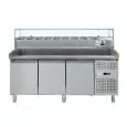 PIZZAKÜHLTISCH AUS EDELSTAHL - MIT KÜHLAUFSATZ - FÜR PIZZABEHÄLTER 60 x 40 cm - UMLUFTKÜHLUNG - Mod DB3600TN38 - 3 KÜHLTÜREN - TEMPERATUR: -2°/+8°C - Abmessungen in cm (B x T x H): 202,5 x 80 x 145,5