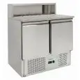 SALADETTEN UND PIZZAKÜHLTISCHE AUS EDELSTAHL AISI 201 - Mod. G-PS900-FC - STATISCHE KÜHLUNG - GASTRONORM 1/1 (53 x 32,5 cm) - 2 KÜHLTÜREN - TEMPERATUR: +2°/+8°C - Abmessungen in cm (B x T x H): 90 x 70 x 107,5 - EG-Norm