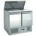 Kühl-Saladette aus edelstahl AISI 201 - Mod G-S902-FC - Gastronorm 1/1 (53 x 32,5 cm) - Statische kühlung - 2 Kühltüren - Temperatur +2°/+8°C - Produktmaße (BxTxH) cm 104,5 x 70 x 85