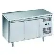 KÜHLTISCH AUS EDELSTAHL AISI 201 - FÜR SNACKS - UMLUFTKÜHLUNG - Mod. G-SNACK2100TN-FC - 2 TÜREN - Bruttokapazität: 159 Liter - TEMPERATUR: -2°/+8°C - Abmessungen in cm. (B x T x H): 136 x 60 x 85 - EG-Norm