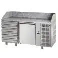 PIZZAKÜHLTISCH AUS EDELSTAHL AISI 304  - Mod. QA02MC6 - FÜR PIZZABEHÄLTER  cm 60x40 - UMLUFTKÜHLUNG - N. 1 TÜR - 6 NEUTRALE SCHUBLADEN 60x40 cm - TEMPERATUR 0°/+10°C - Abmessungen in cm (B x T x H): 161 x 80 x 103/110 -CE-Kennzeichnung