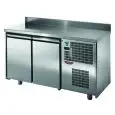 KÜHLTISCH MIT AUFKANTUNG AUS EDELSTAHL AISI 304 - Mod. UG02M60AL - UMLUFTKÜHLUNG - 2 TÜREN - TEMPERATUR 0°/+10°C - Abmessungen in cm (B x T x H): 146 x 60 x 95/102 -CE-Kennzeichnung