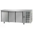 KÜHLTISCH AUS EDELSTAHL AISI 304- UMLUFTKÜHLUNG - Mod. UG03MGN - GASTRONORM 1/1 - 3 TÜREN - TEMPERATUR 0°/+10°C - Abmessungen in cm (B x T x H): 187 x 70 x 85/92 -CE-Kennzeichnung